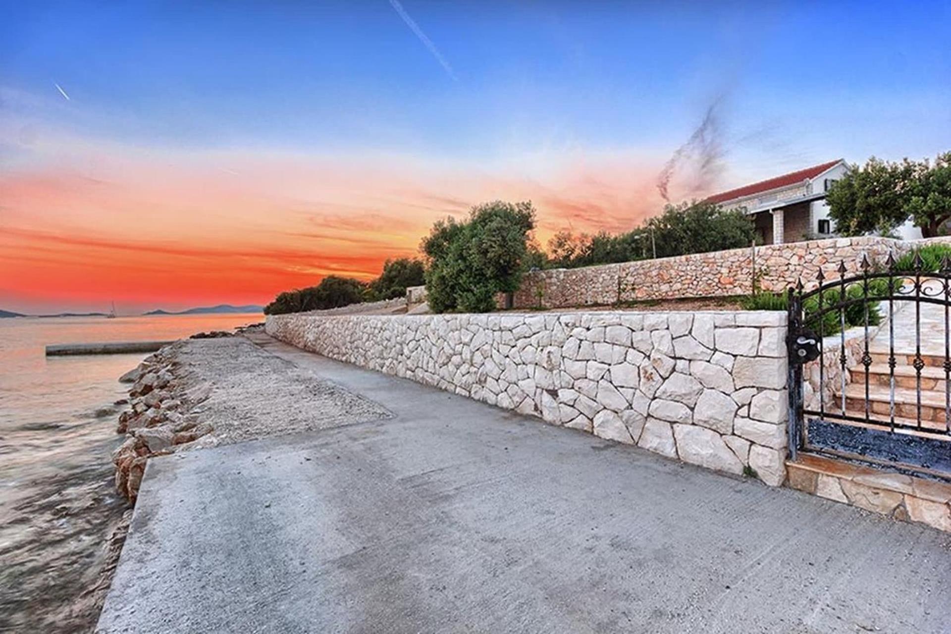 Traditional Dalmatian Stone House By The Sea Okrug Gornji Exteriör bild